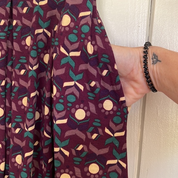 LuLaRoe skater or circle skirt. Has pockets! - Picture 3 of 3